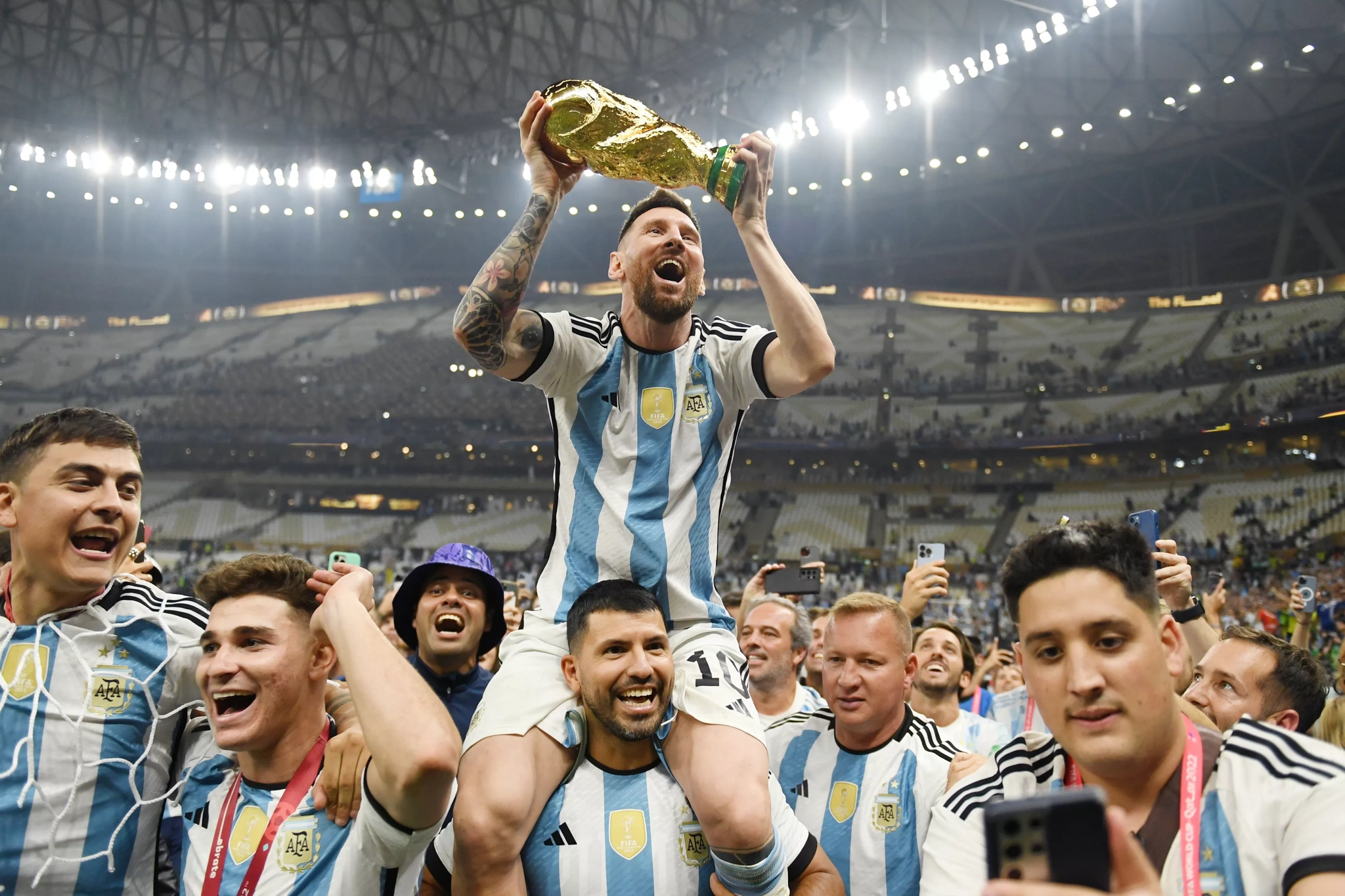 Mundial 2022: Argentina vence França nos penáltis e é campeã do